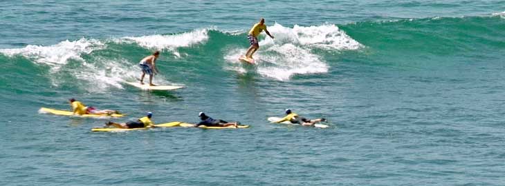 El surf es uno de los deportes más practicados en la costa de Baja California Sur/Foto Juan Coma